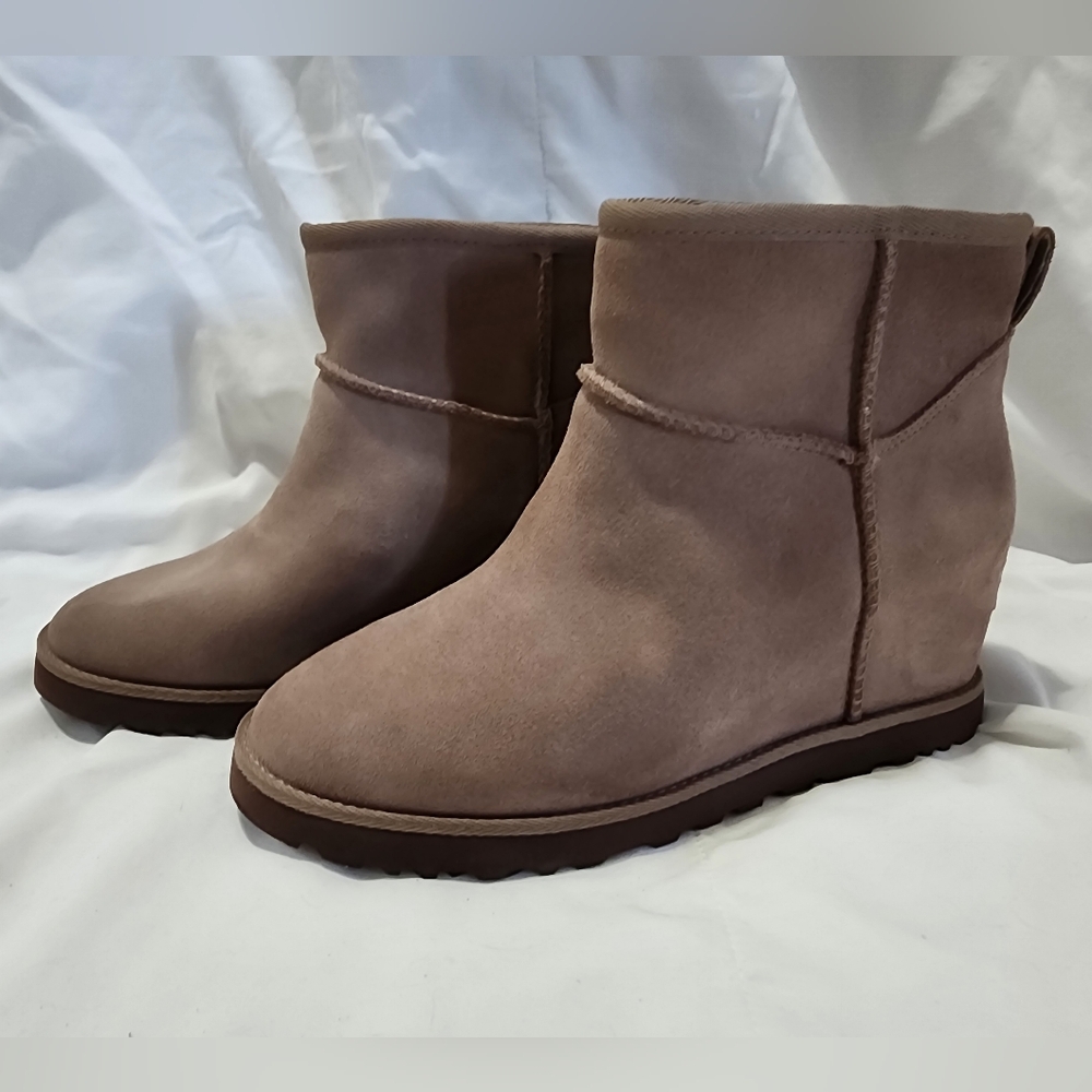 UGG Women's Tan Ankle Boots